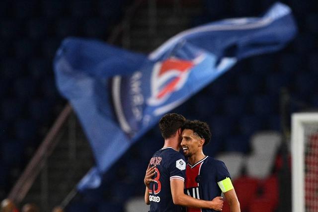 米勒压哨绝杀黄蜂险胜活塞 火箭大胜马刺27分