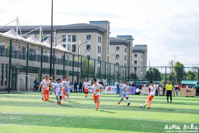 萨林杰22+16吉伦沃特32+8+13 深圳克山东9连胜